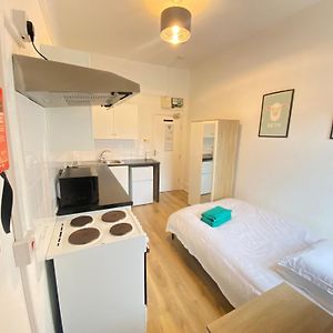 Studio met een King Size Bed